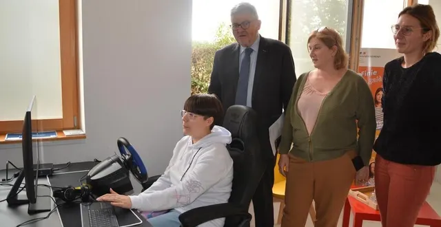 photo  deux simulateurs de conduite sont à la disposition des jeunes de la mission locale de l’aigle.  &copy;  ouest-france 