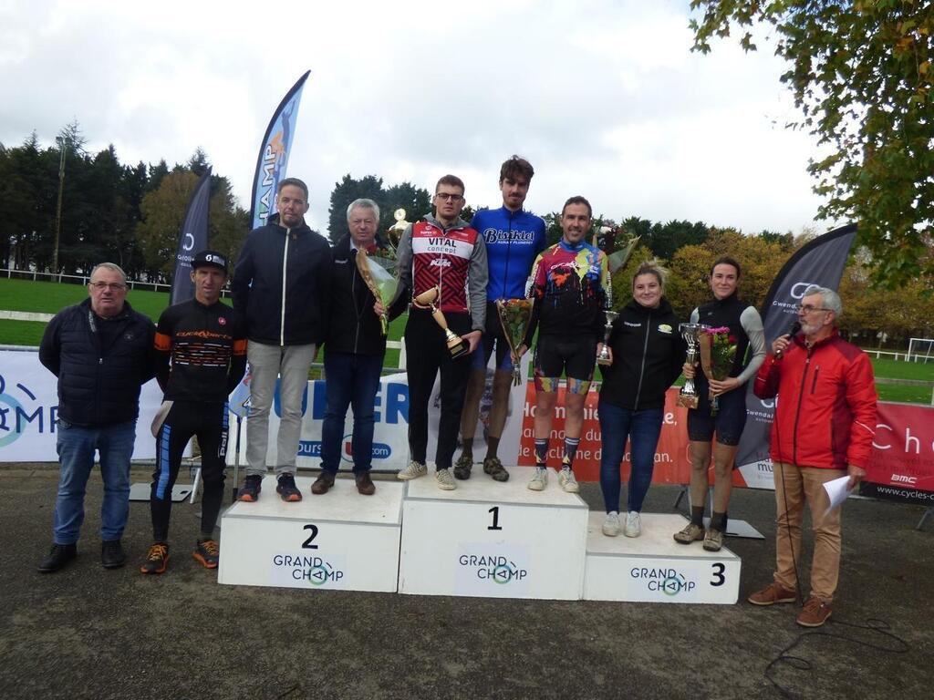 Cyclisme. Erwan Guenneugues s’impose sur le gravel de Grand-Champ ...