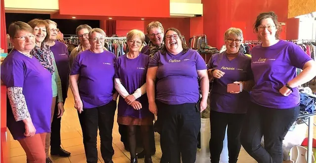 photo  une équipe de bénévoles motivée et souriante.  &copy;  ouest-france 