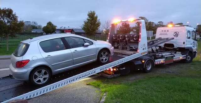 photo  la voiture d’un jeune homme, contrôlé à 190 km/h au lieu de 110 et qui était sous le coup d’une suspension de permis de conduire, a été conduite à la fourrière.  &copy;  gendarmerie de l’orne 