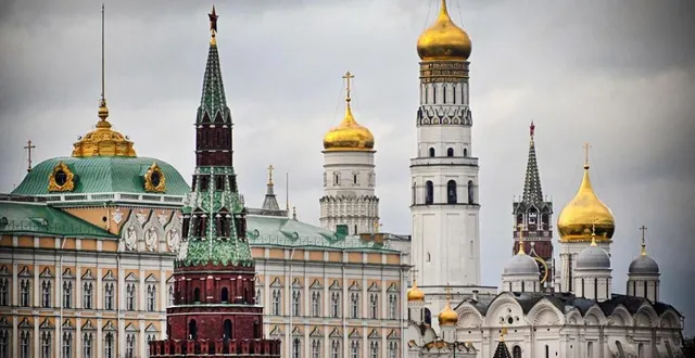photo  giuliano da empoli a écrit « le mage du kremlin ». ici le kremlin, à moscou.  &copy;  alexander nemenov / afp 