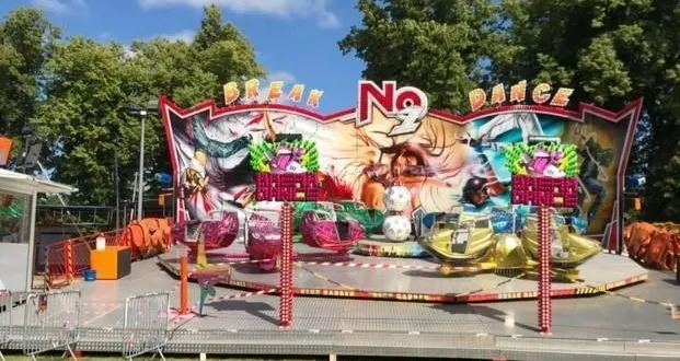 photo  le crazy dance 2 figurera parmi les attractions de la fête foraine de sablé-sur-sarthe.  &copy;  elvis bazeau 