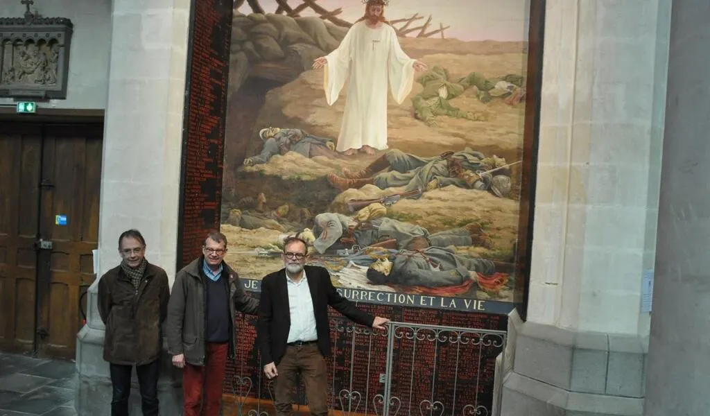 Vannes. Le monument aux morts de la chapelle SaintFrançoisXavier fête