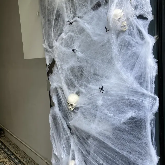 photo une porte d’entrée, au mans, qui fait froid dans le dos.  ©  clifford agudo