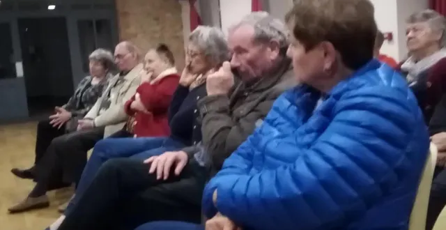 photo  le succès de la boutique associative est dû en partie à une vingtaine de bénévoles et à l’accueil assuré par quatre salariées. 