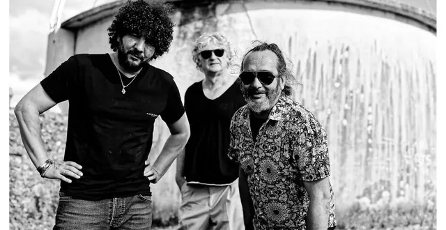 photo  le trio mademoiselle, supergroupe à allonnes.  &copy;  trio mademoiselle 