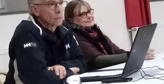 photo  hélène bélaubre, la présidente, et jean-luc rouland, bénévole qui a présenté les chiffres de la boutique, lors de l’assemblée générale.  &copy;  ouest-france 