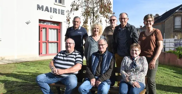photo  une partie de l’équipe dont la nouvelle présidente nathalie dreux (debout à droite).  &copy;  le maine libre 