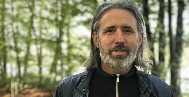 photo  bertrand plançon, 43 ans, a travaillé vingt ans dans l’industrie automobile avant de devenir pépiniériste, pour lutter à sa façon contre le changement climatique.  &copy;  ouest-france 