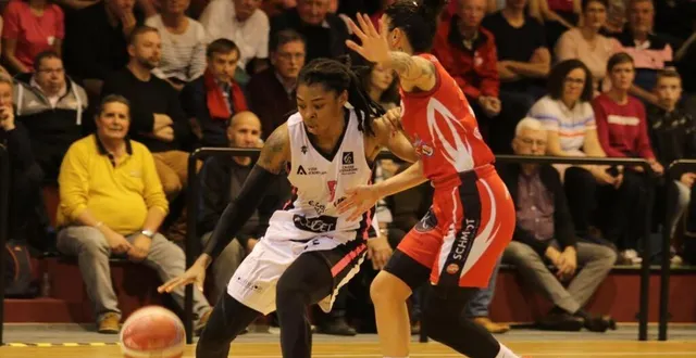 photo  jade phillips martyrise les défenses adverses depuis son arrivée à alençon.  &copy;  archives nathalie douley 