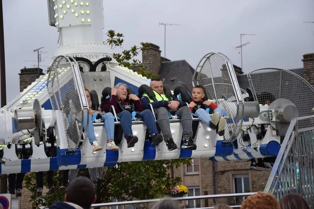 EN IMAGES. À SaintHilaireduHarcouët, la foule pour l’ouverture de la
