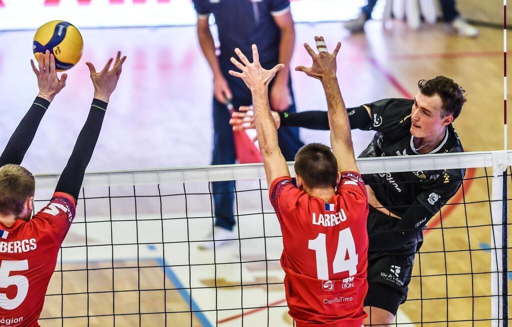 Volley-ball. Ligue B : Le REC Inflige La Première Défaite De La Saison ...