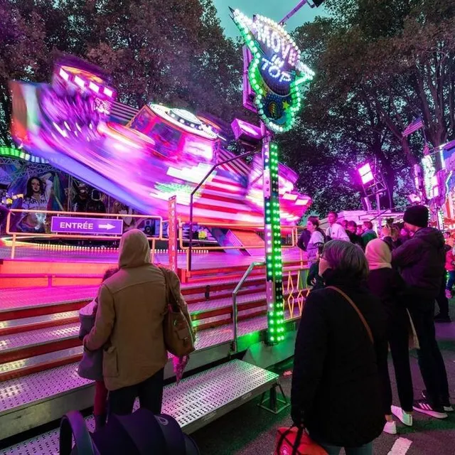 photo angers, le 5 novembre 2022. sensations garanties dans les manèges !  ©  co – regine lemarchand