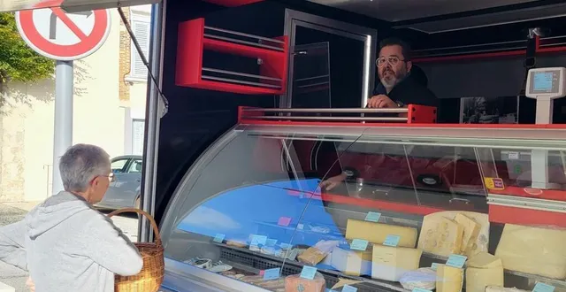 photo  chez jean-christophe goisot, le nouveau fromager du marché,on trouve du brocciu corse comme du pont-l’évêque fermier.  &copy;  ouest-france 