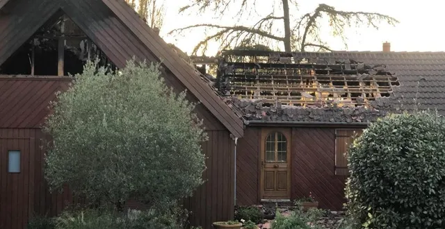photo  le feu a ravagé presque entièrement la maison.  &copy;  ouest-france 