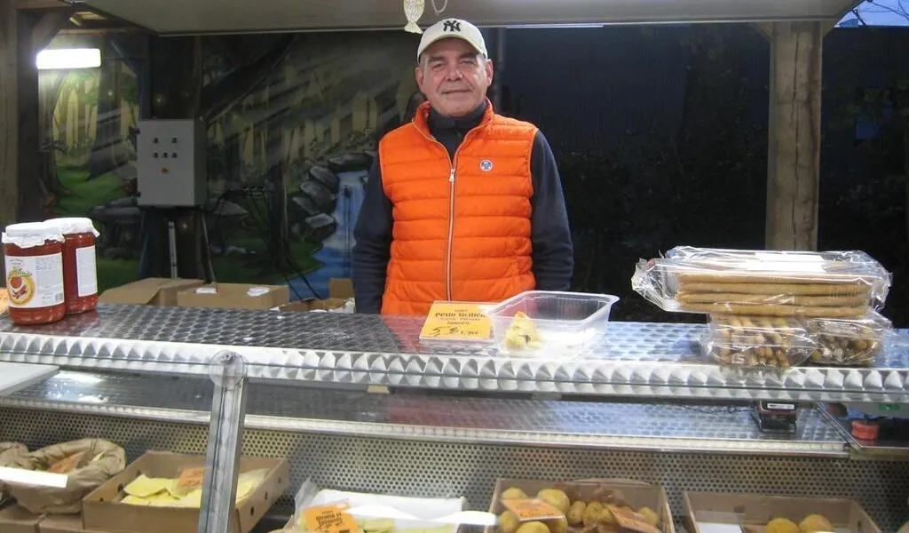 Des pâtes fraîches italiennes au marché de Rédéné