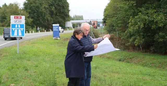 photo  la nouvelle zone d’activité de la communauté de communes du sud-est manceau se trouve à saint-mars-d’outillé, présentent céline fourmy, chargée de développement économique à la communauté de communes, et alain brionne, vice-président en charge du développement économique. elle sera commercialisable fin 2023.  &copy;  communauté de communes du sud-est manceau 
