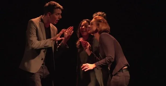 photo  chants, danse, humour avec quatre comédiens de la compagnie la servante  &copy;  . crédit alejandro guerrero 