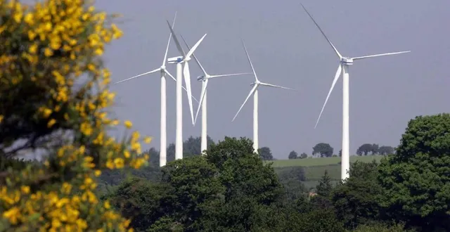 photo  dans le nord de la sarthe, deux projets de parc éoliens sont à l’étude (photo d’illustration).  &copy;  archives ouest-france 