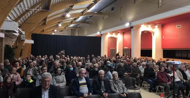 photo  de nombreux habitants des ponts-de-cé ont participé à la soirée de présentation de ce futur grand quartier de la ville.  &copy;  co 