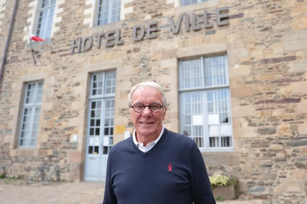 « Le château est un gouffre » la mairie de Châteaugiron s’adapte à la