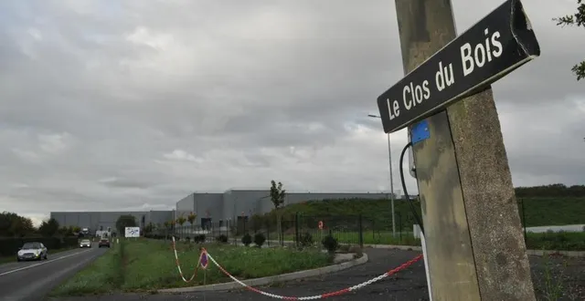 photo  au lieu-dit le clos du bois, route de précigné à sablé, ldc s’est porté acquéreur d’un terrain de 6 000 m² adjacent à son site dpe.  &copy;  le maine libre 
