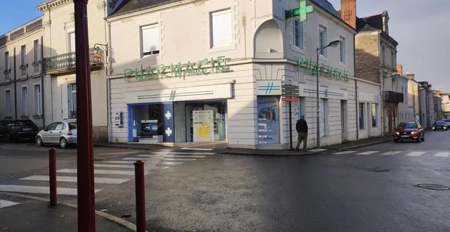 photo  la pharmacie historique du centre-ville ferme définitivement le 30 novembre 2022.  &copy;  ouest-france 