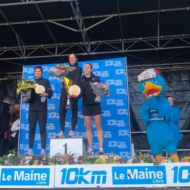 photo le podium féminin  ©  photo le maine libre