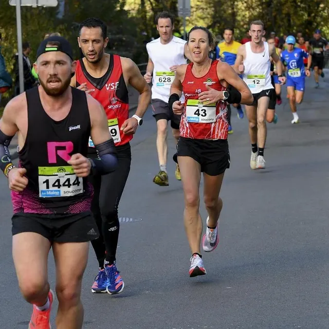photo avec le dossard 43, audrey provost termine deuxième femme.  ©  yvon loue