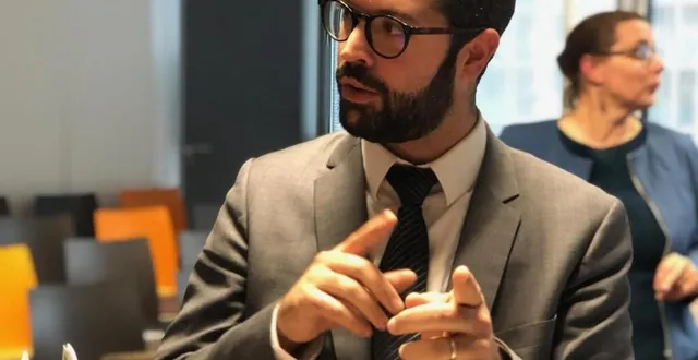 photo  avec ses associés, xavier gauthier et kévin collet, jean foyer a créé la société qairos énergies pour produire une énergie propre, à base de chanvre, abondante et bon marché en milieu rural.  &copy;  archive ouest-france 