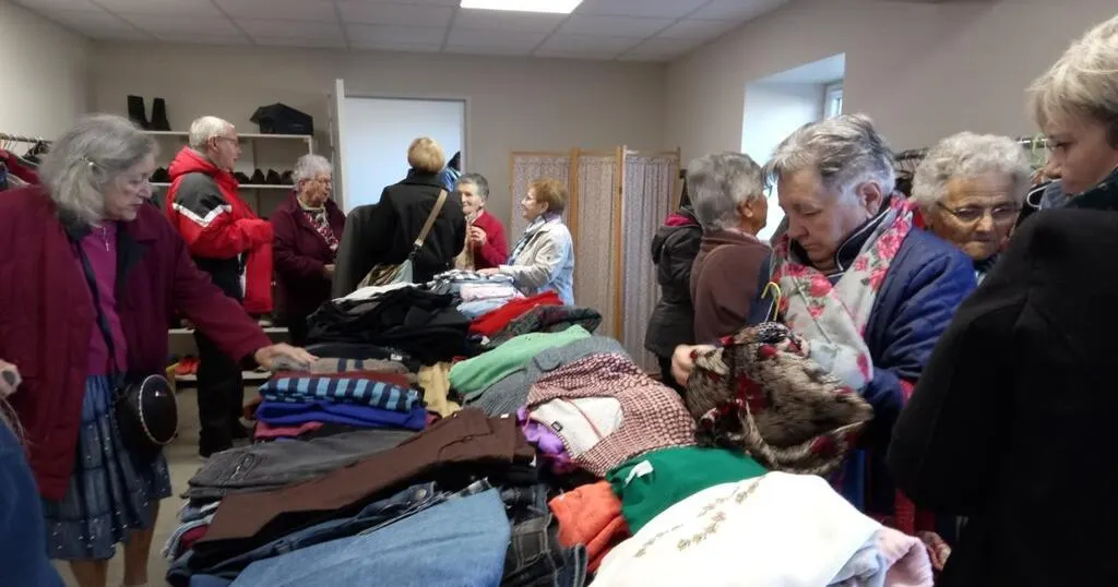 SainteHermine. Un grand choix à la braderie du Secours catholique