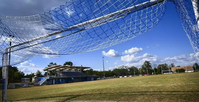 photo  le décès brutal d’un joueur de mayet en pleine rencontre de football ce dimanche 20 novembre a suscité beaucoup d’émotion dans l’univers du ballon rond sarthois.  &copy;  archives le maine libre – denis lambert 