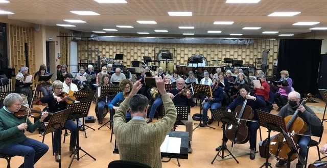 photo  ce lundi 21 novembre 2022, l’ensemble scherzo et la chorale la lyre de flers, dans l’orne, ont répété pour la première fois à falaise en vue de leur concert du 26 novembre 2022.  &copy;  ouest-france 