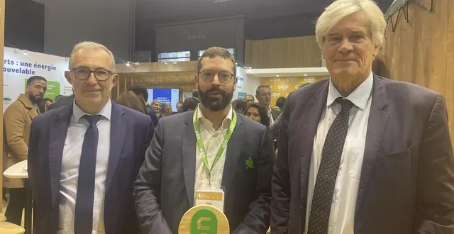 photo  frédéric martin, directeur général adjoint de grdf, jean foyer, pdg de kairos énergie et stéphane le foll, maire du mans, au salon des maires à paris.  &copy;  frédérique jourdaa 