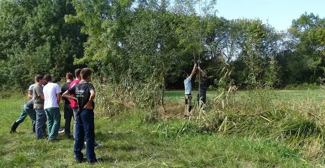 photo  les habitants sont invités à participer à une journée écocitoyenne et à planter des arbres à arthezé. (photo d’illustration)  &copy;  cpie vallées de la sarthe et du loir 