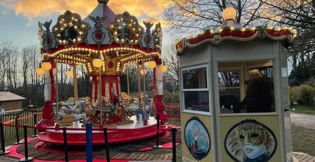 photo  un tout nouveau carrousel s’installera sur la place du marché entre le 16 et le 28 décembre.  &copy;  carrousel de venise 