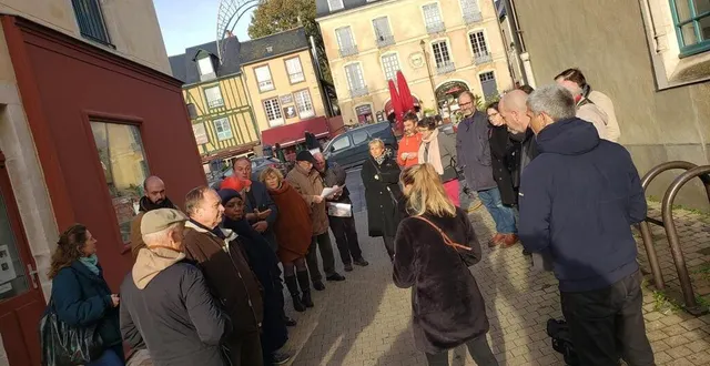 photo  ce samedi 26 novembre 2022, une balade urbaine a permis d’exposer le projet de concertation pour l’aménagement des places de la cité plantagenêt, au mans (sarthe).  &copy;  ouest-france 
