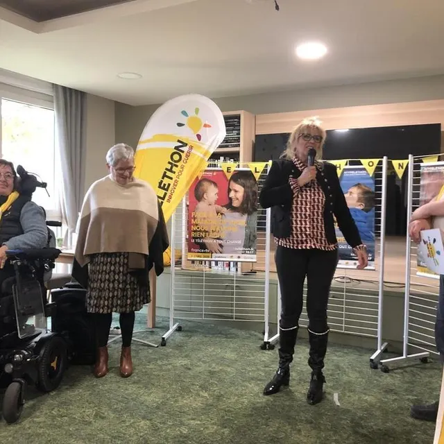 Nathalie Corbin (au micro), adjointe au maire de Guécélard, a annoncé les animations qui auront lieu dans la commune lors du lancement du Téléthon en Sarthe. Ouest-France photo nathalie corbin (au micro), adjointe au maire de guécélard, a annoncé les animations qui auront lieu dans la commune lors du lancement du téléthon en sarthe. © ouest-france