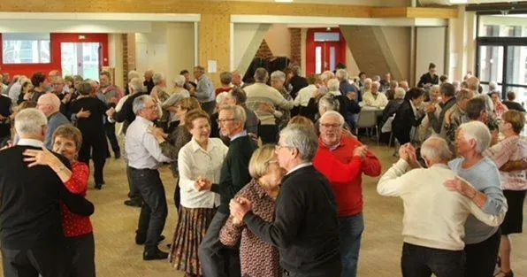 photo  les convives ont monopolisé la piste de danse lors de ce repas de fin d’année.  &copy;  ouest-france 