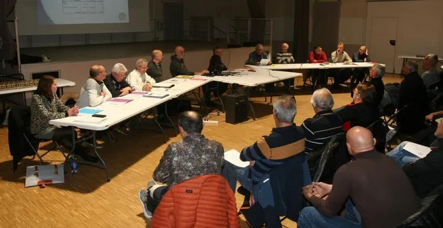 photo  le bureau du club de cyclotourisme a présenté son bilan annuel, vendredi soir.  &copy;  ouest-france 