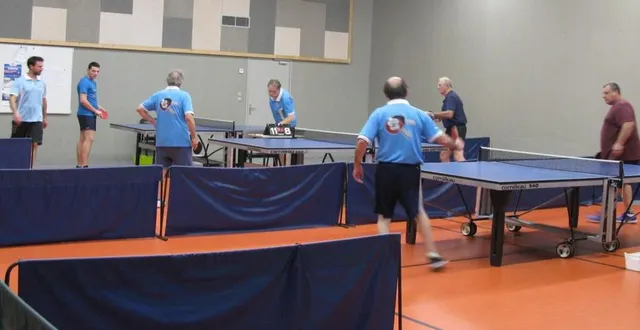 photo  les quatre tables de jeu ont été occupées pour le tournoi dans la maison des associations.  &copy;  ouest-france 