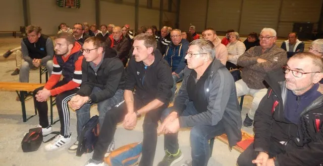 photo  la réunion a été suivie par 56 boulistes.  &copy;  le maine libre 