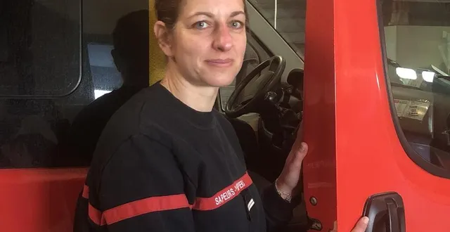 photo  vanessa pichet, 42 ans, est devenue sapeuse-pompière volontaire en 1996. parallèlement, elle a travaillé seize années à la sécurité civile.  &copy;  ouest-france 
