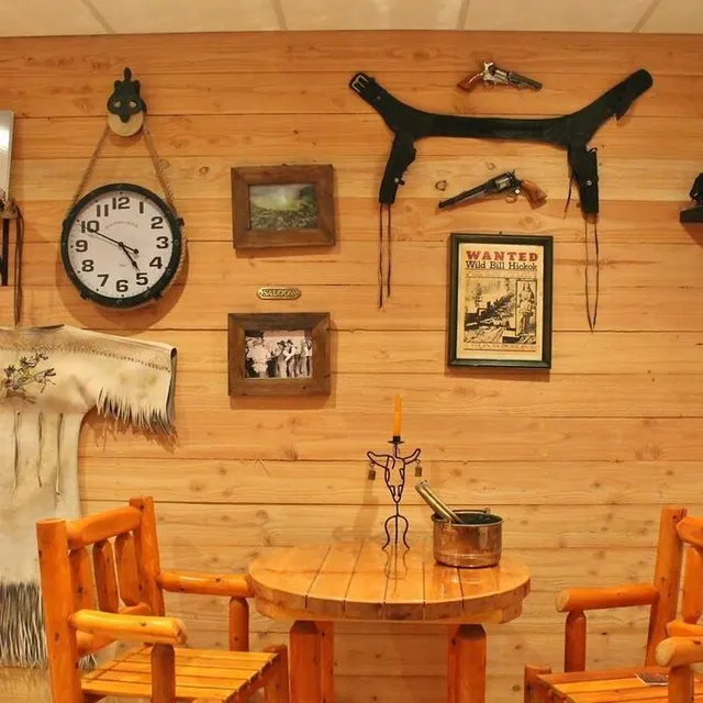 photo la salle de petit-déjeuner, abondamment décorée, fera office de salon de thé dans l’après-midi.  ©  ouest-france