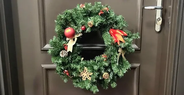 photo  cette année, les couronnes de noël seront à la mode.  &copy;  ouest-france 