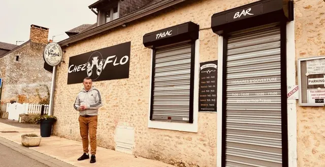 photo  florian deniau gérant du commerce « chez flo » organise le marché de noël à longnes.  &copy;  le maine libre 