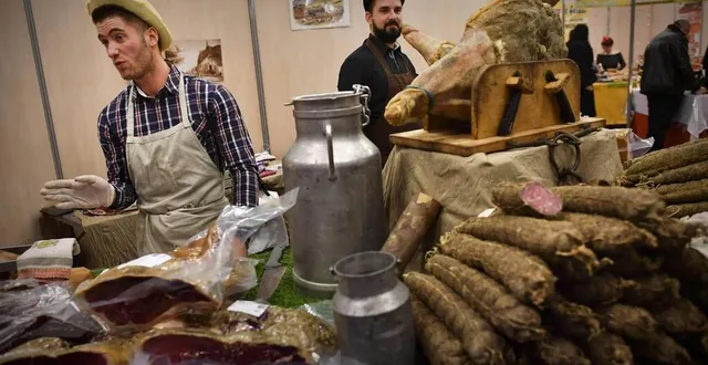 photo  « aux vignobles », salon des vins et de la gastronomie se tient ce week-end au mans, au centre des expositions.  &copy;  archives le maine libre – denis lambert 