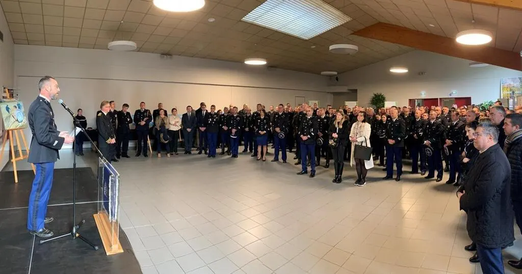 Les gendarmes honorent SainteGeneviève à Challans La Roche sur Yon