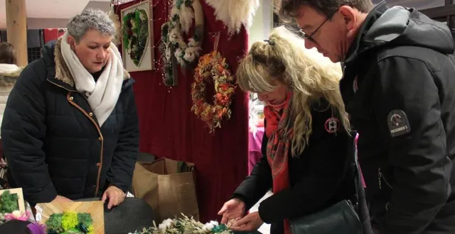 photo  les visiteurs ont pu faire leurs emplettes pour noël.  &copy;  ouest-france 