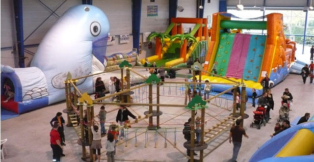 Aire de jeux pour enfants du parc de loisirs - DEAUVILLE